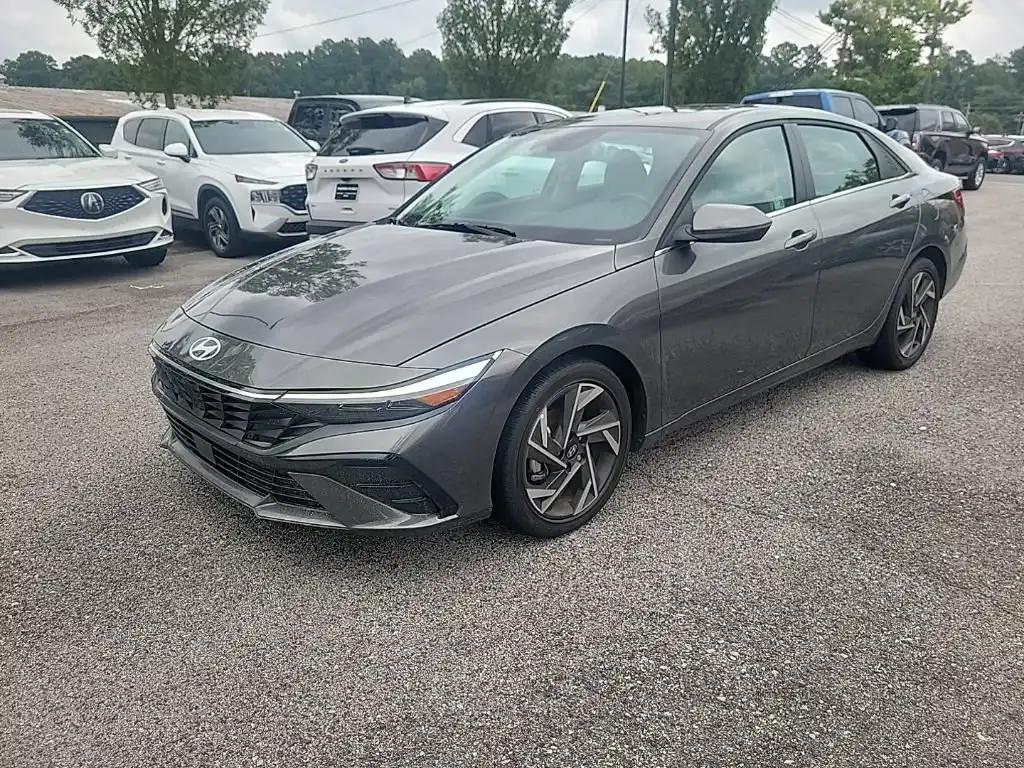 2025 Hyundai Elantra 2.0 Limited IVT's photo