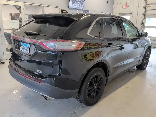 2017 Ford Edge SEL AWD photo 5