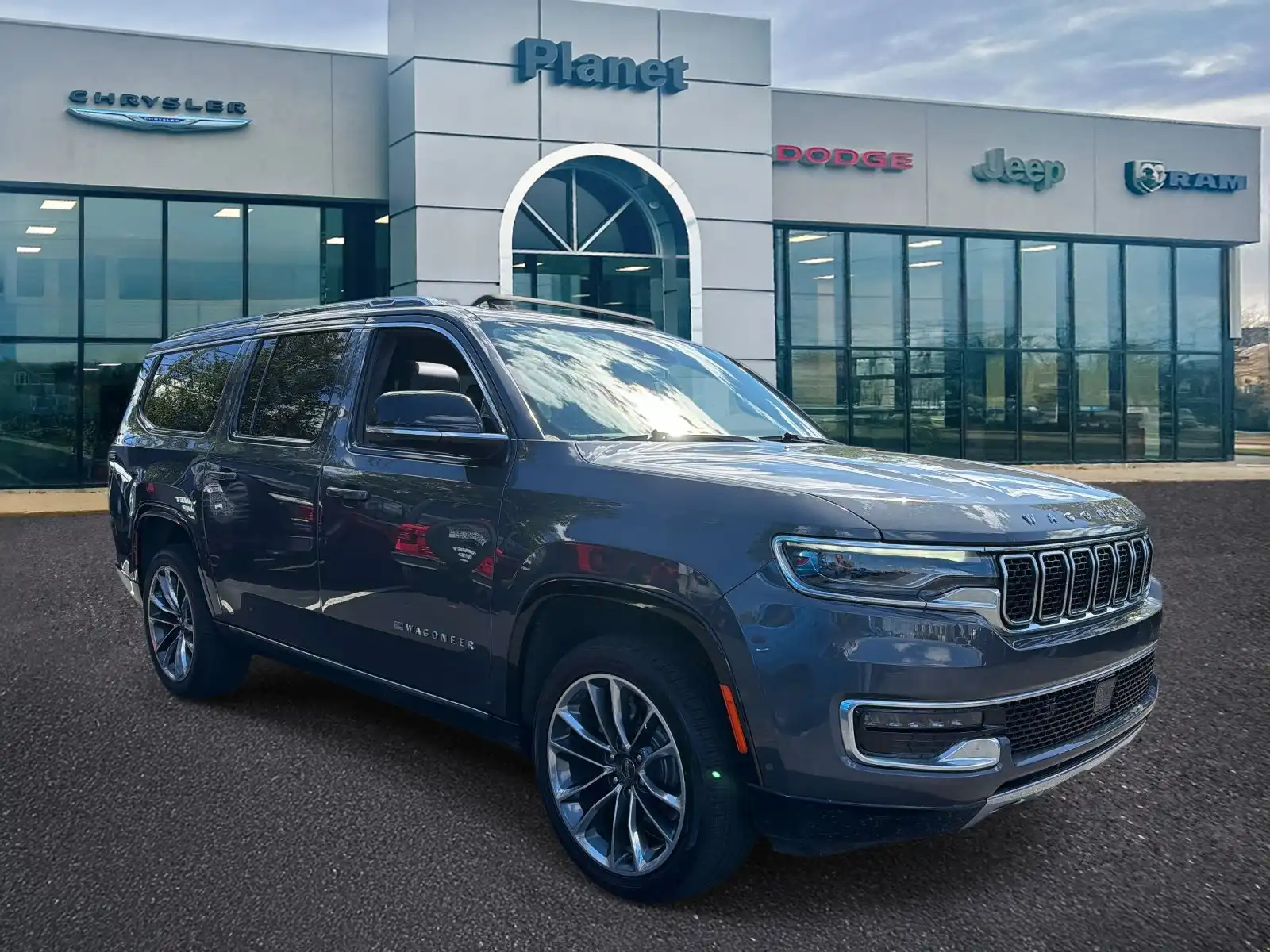 2024 Jeep Wagoneer L Series III 4WD's photo