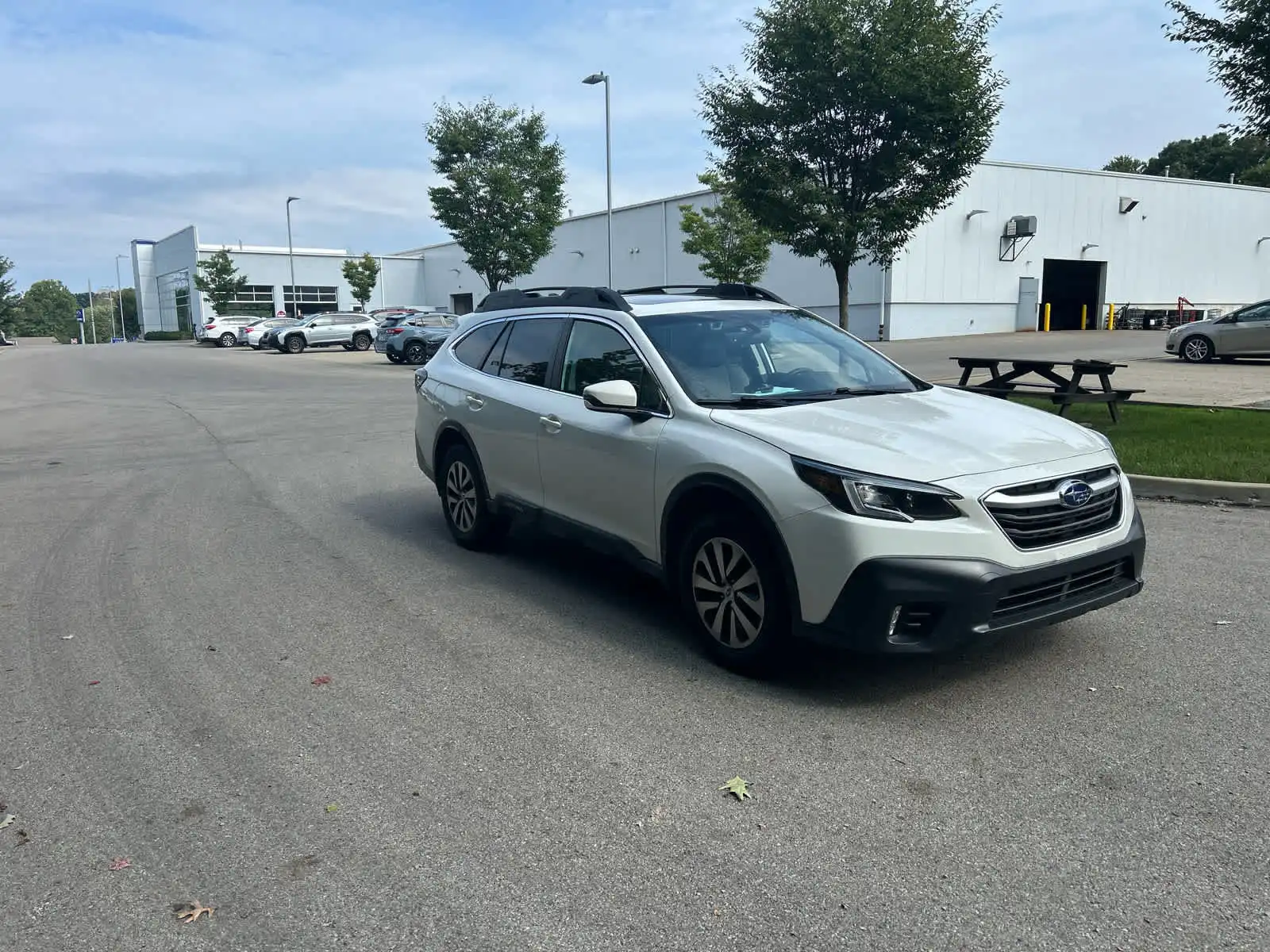 2020 Subaru Outback Premium's photo