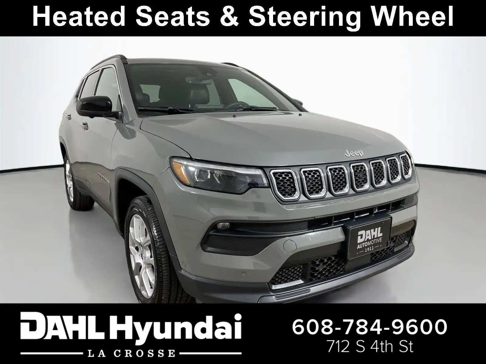 2023 Jeep Compass Latitude Lux 4X4's photo