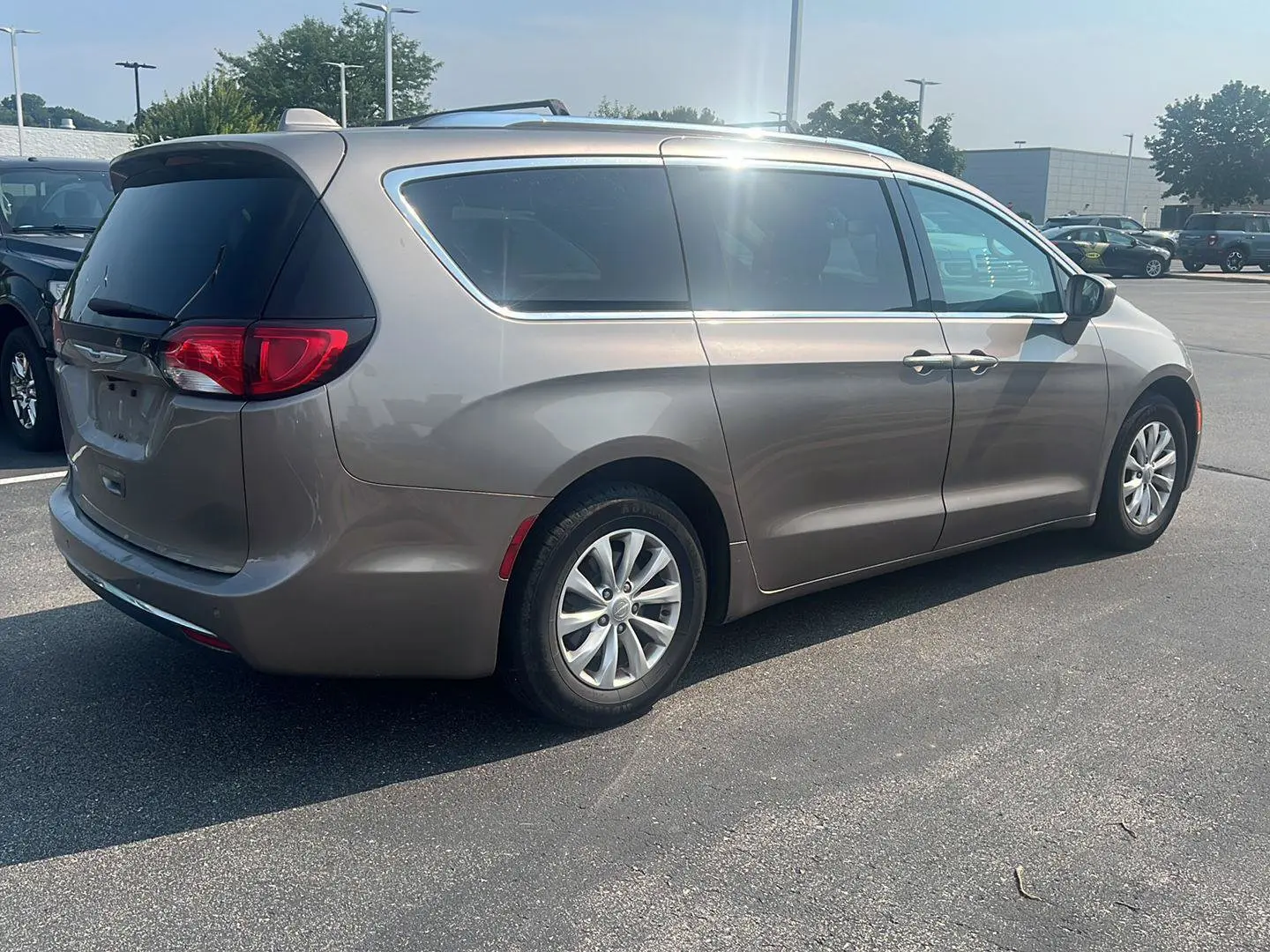 2018 Chrysler Pacifica Touring L photo 5
