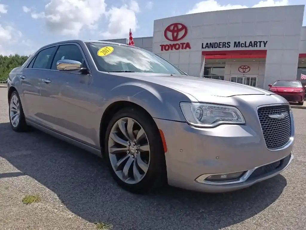 2017 Chrysler 300 C's photo