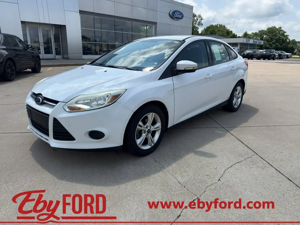 2013 Ford Focus SE Sedan's photo