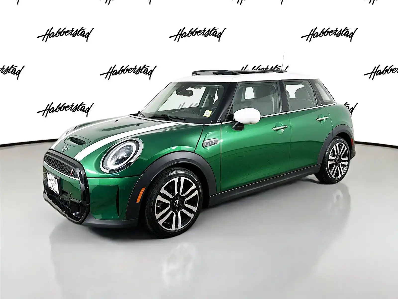 2024 MINI Hardtop Cooper S's photo