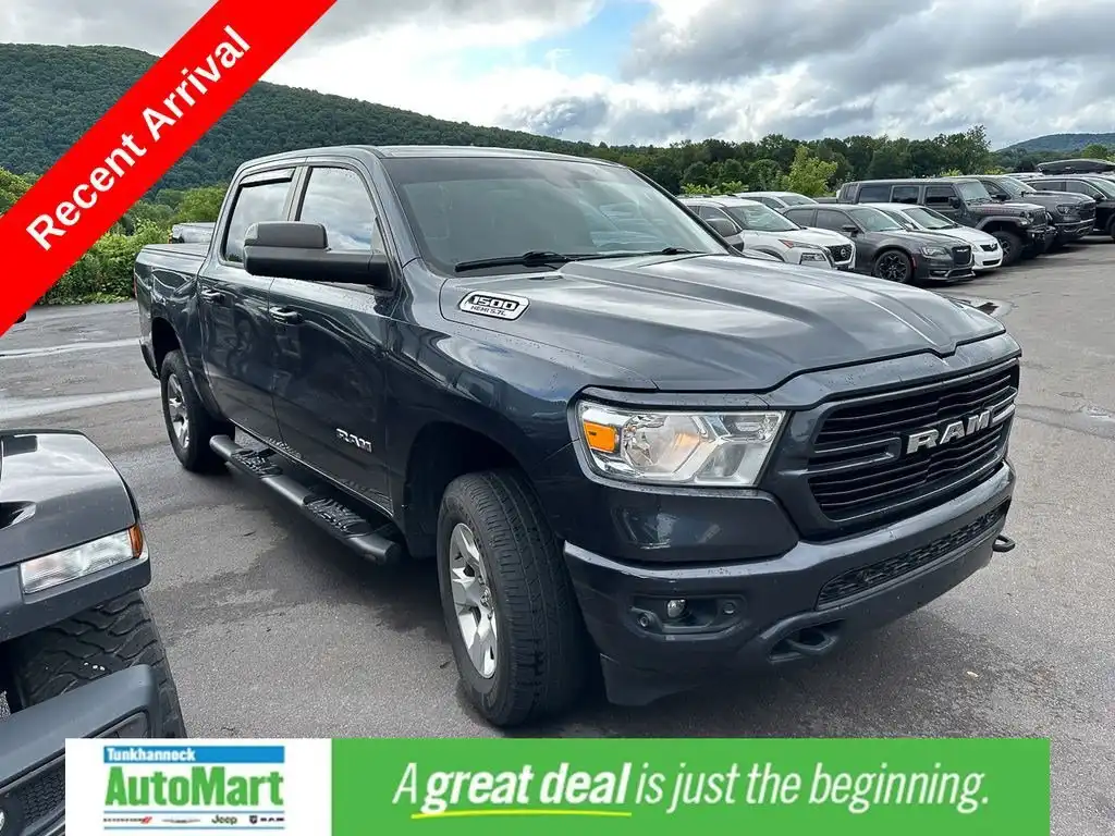 2019 RAM 1500 Big Horn/Lone Star 4x4 Crew Cab 5'7's photo