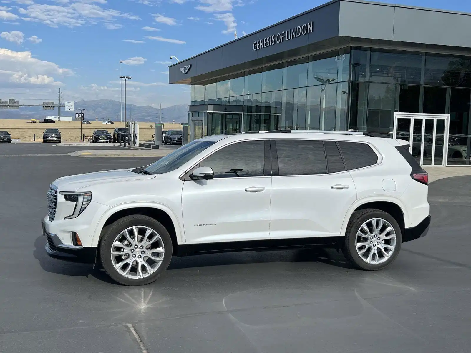 2024 GMC Acadia Denali AWD's photo