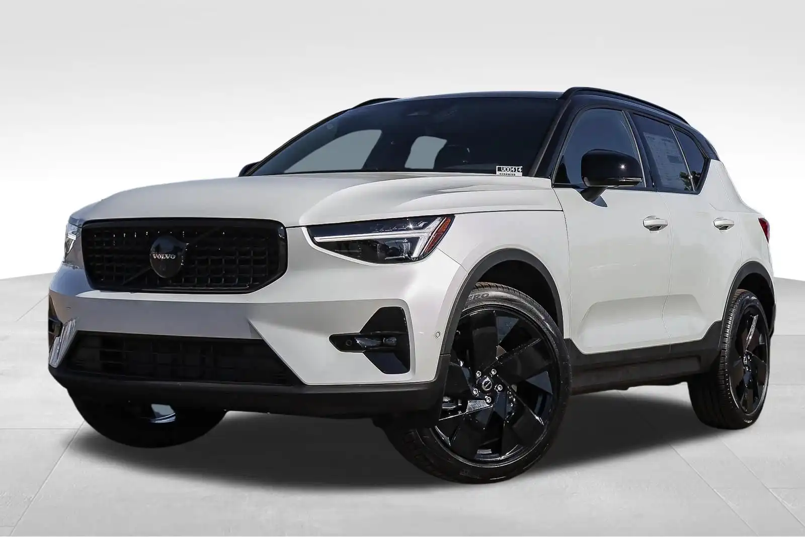 2026 Volvo XC40 B5 Ultra Ultra Black Edition AWD's photo