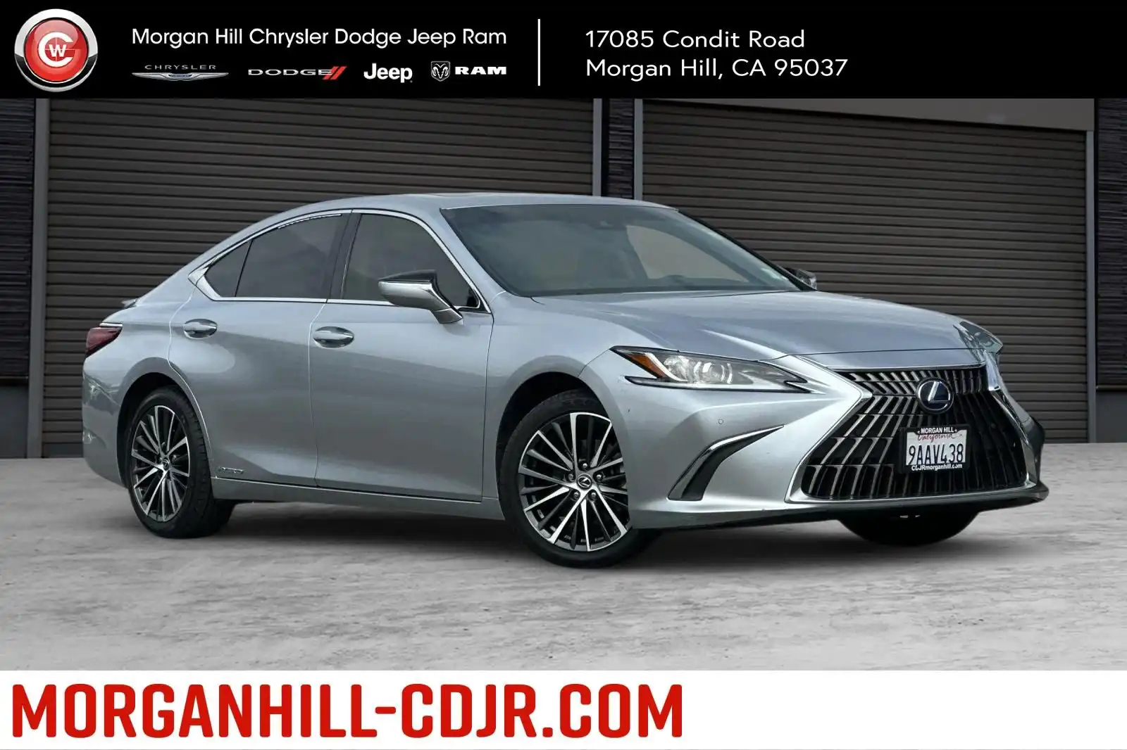 2022 Lexus ES 300h 300h's photo