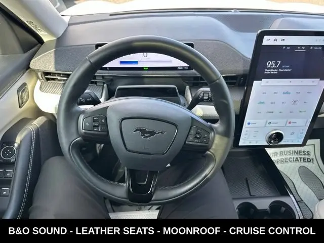 2023 Ford Mustang-Mach-e Premium photo 3