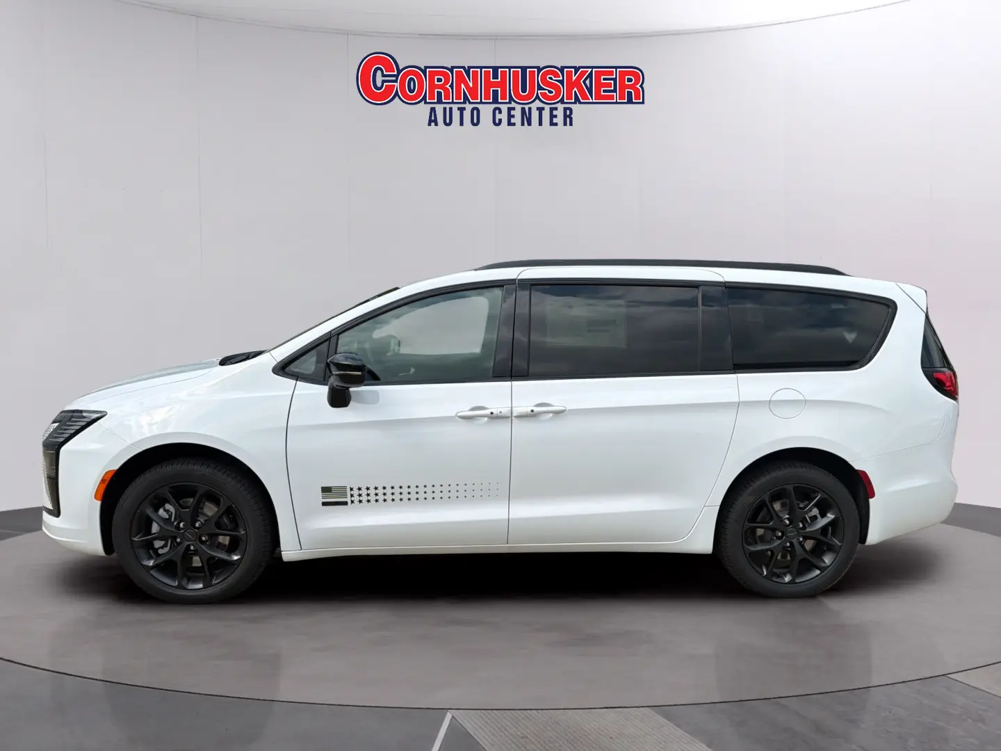 2027 Chrysler Pacifica Select AWD photo 4