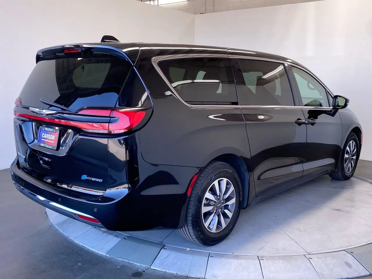 2024 Chrysler Pacifica Hybrid PHEV Select photo 5