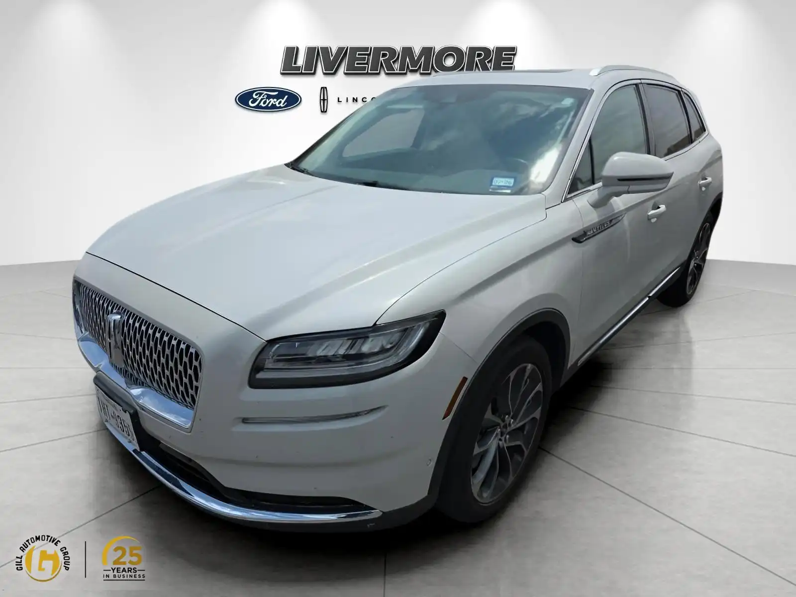 2023 Lincoln Nautilus Reserve FWD's photo
