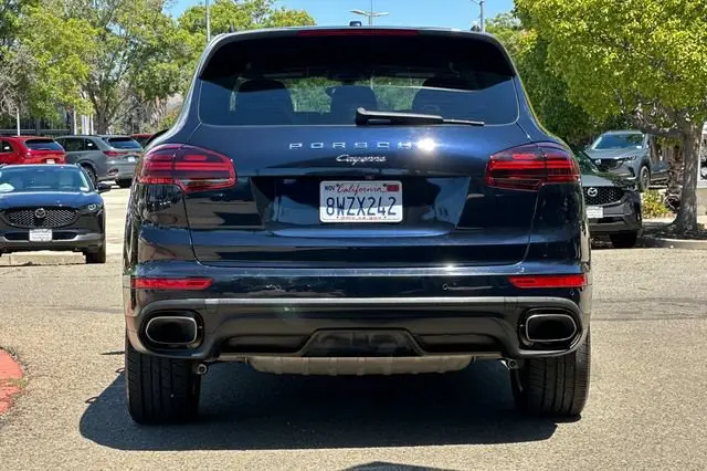 2018 Porsche Cayenne Base photo 5
