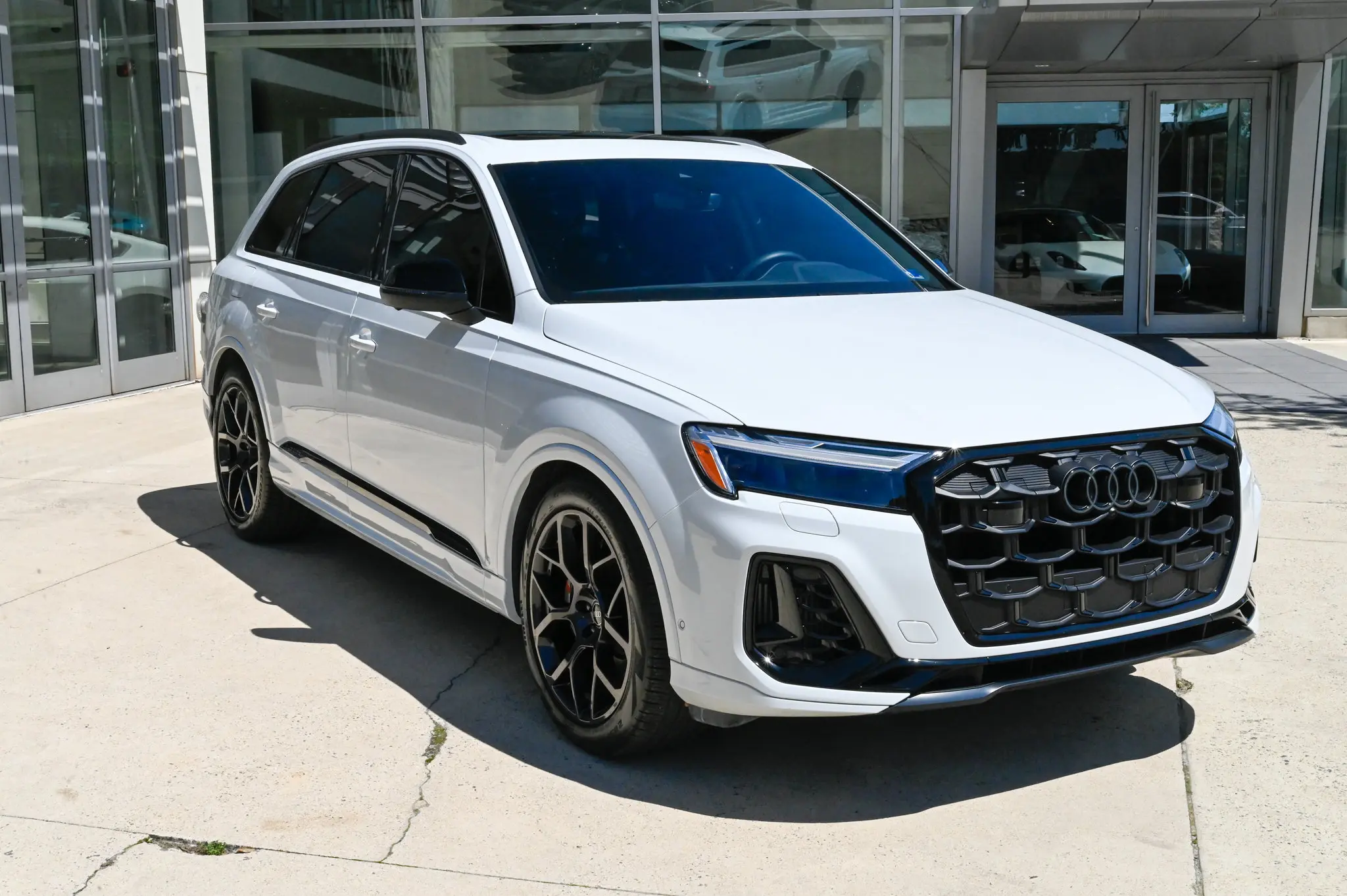 2025 Audi SQ7 Premium Plus quattro Tiptronic photo 3