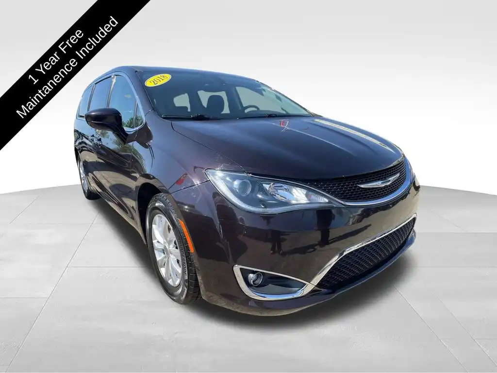 2018 Chrysler Pacifica Touring Plus's photo