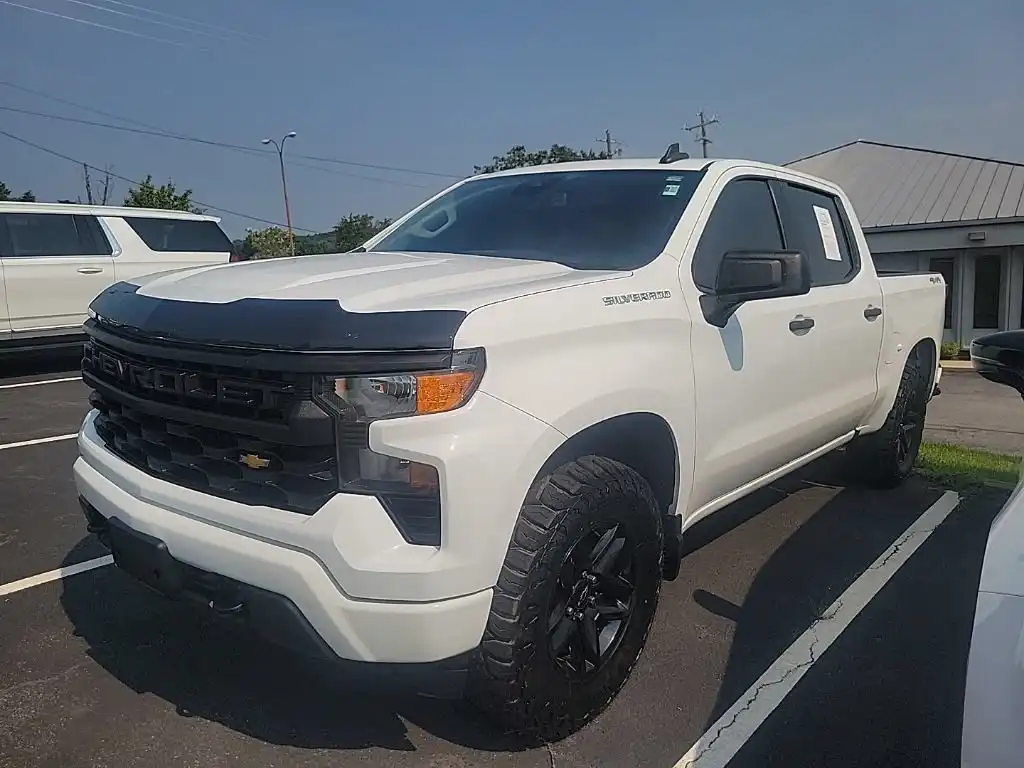 2022 Chevrolet Silverado 1500 Custom 4X4 Crew Cab Short Box's photo