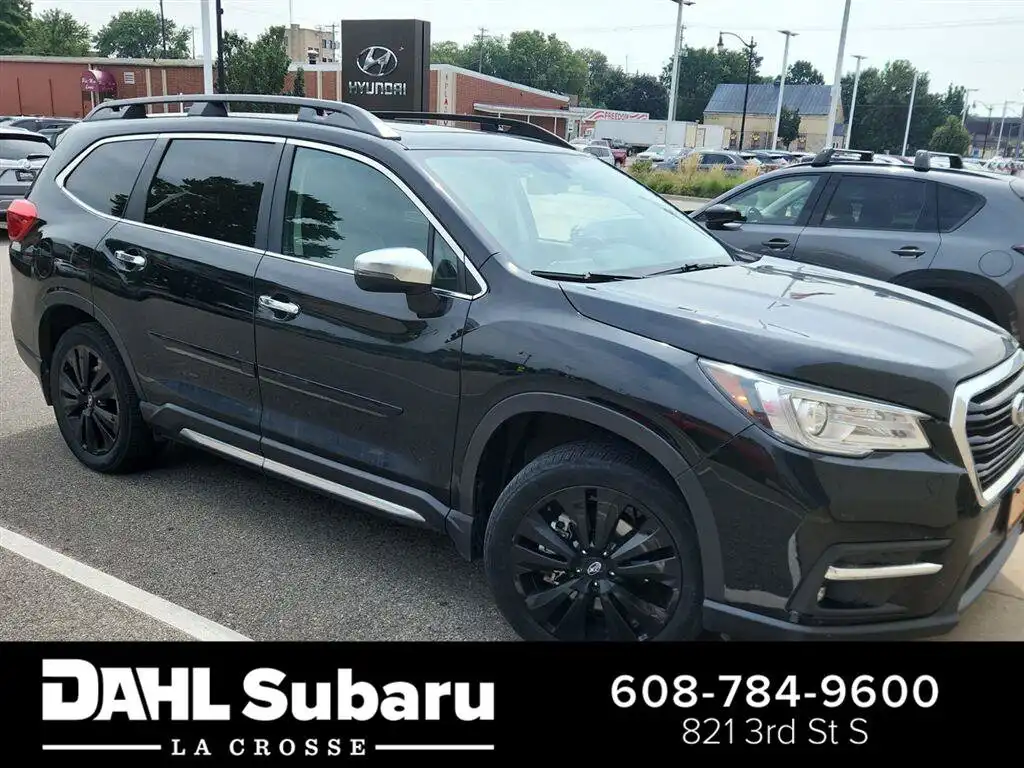 2022 Subaru Ascent Touring's photo