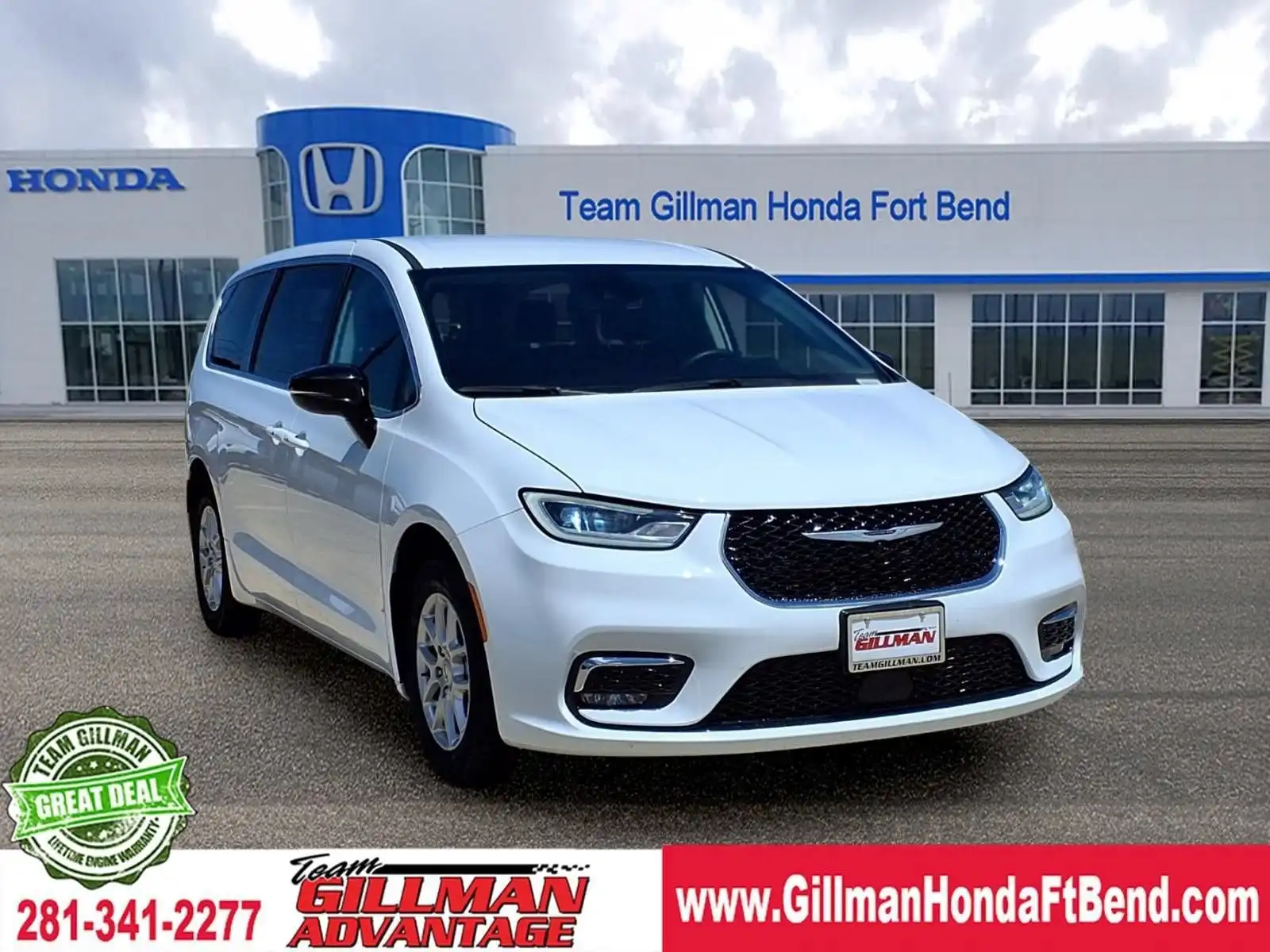 2024 Chrysler Pacifica Touring L's photo
