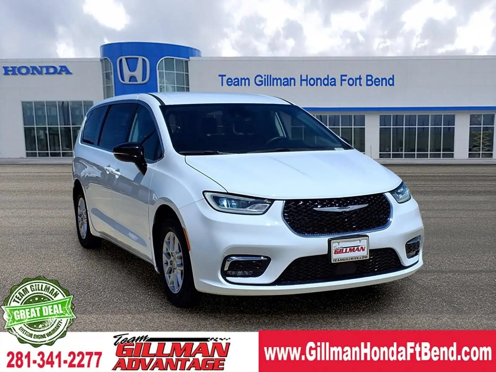 2024 Chrysler Pacifica Touring L's photo