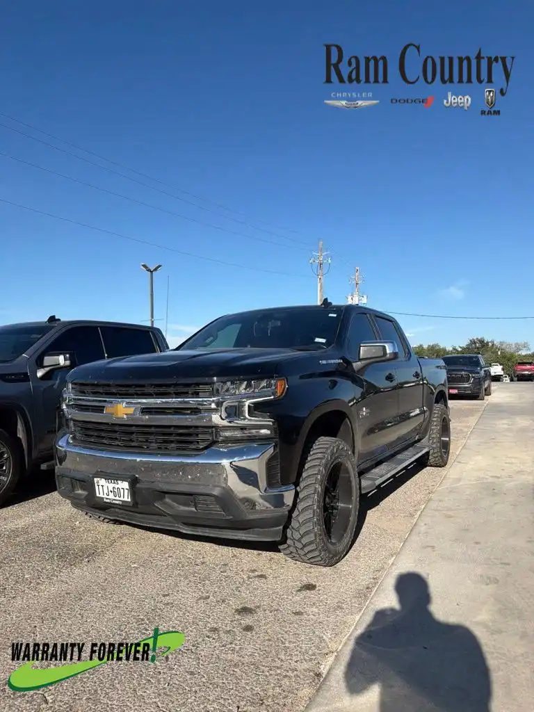 2021 Chevrolet Silverado 1500 LT Crew Cab Short Box's photo