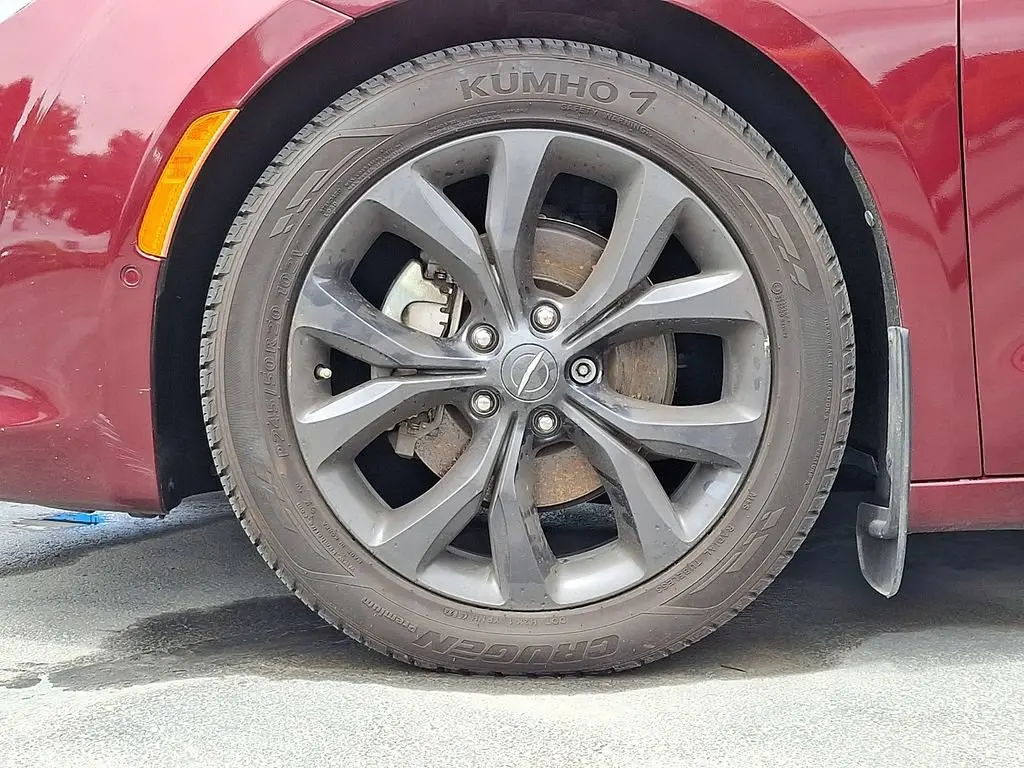2020 Chrysler Pacifica Limited 35th Anniversary photo 3