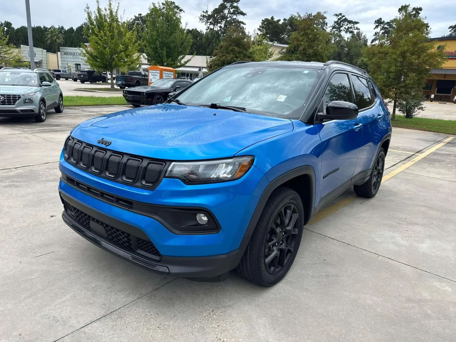 2022 Jeep Compass Altitude 4WD photo 3
