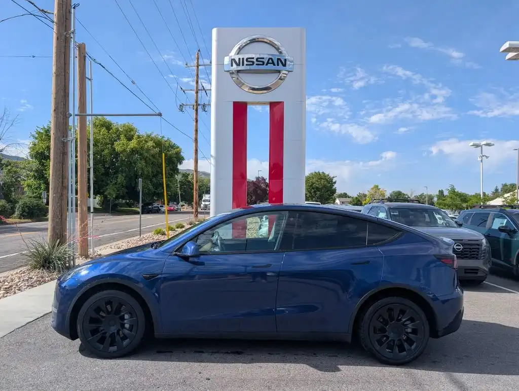 2022 Tesla Model Y Long Range Dual Motor All-Wheel Drive's photo