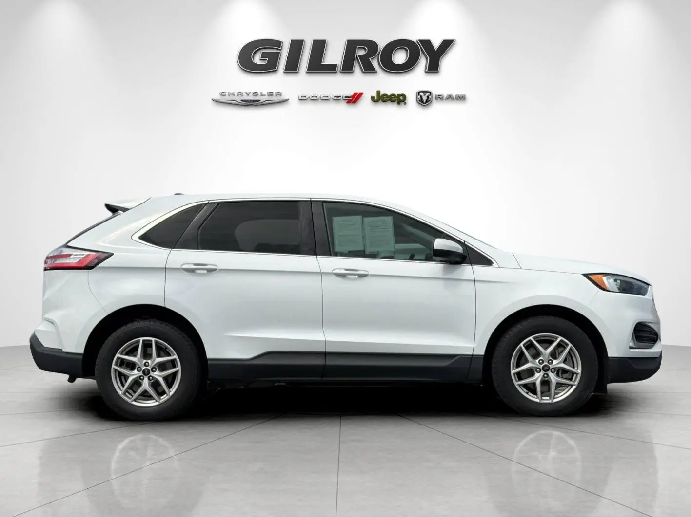 2023 Ford Edge SEL AWD photo 3