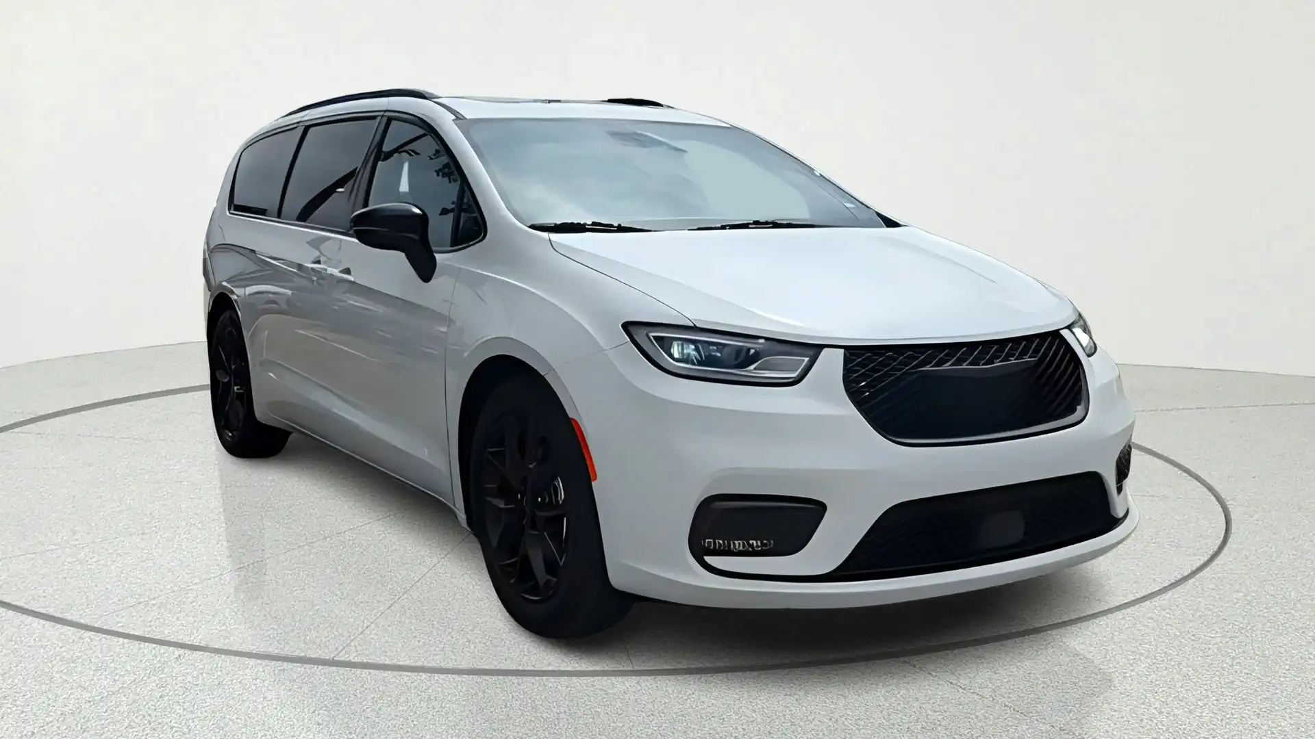 2025 Chrysler Pacifica Limited's photo