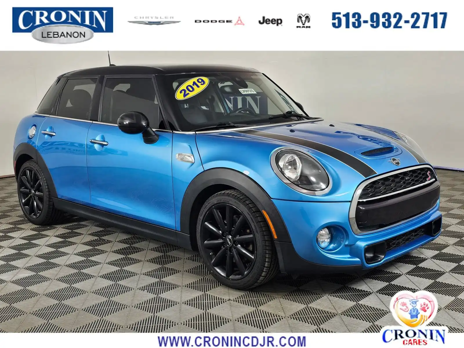 2019 MINI Hardtop Cooper S Signature's photo