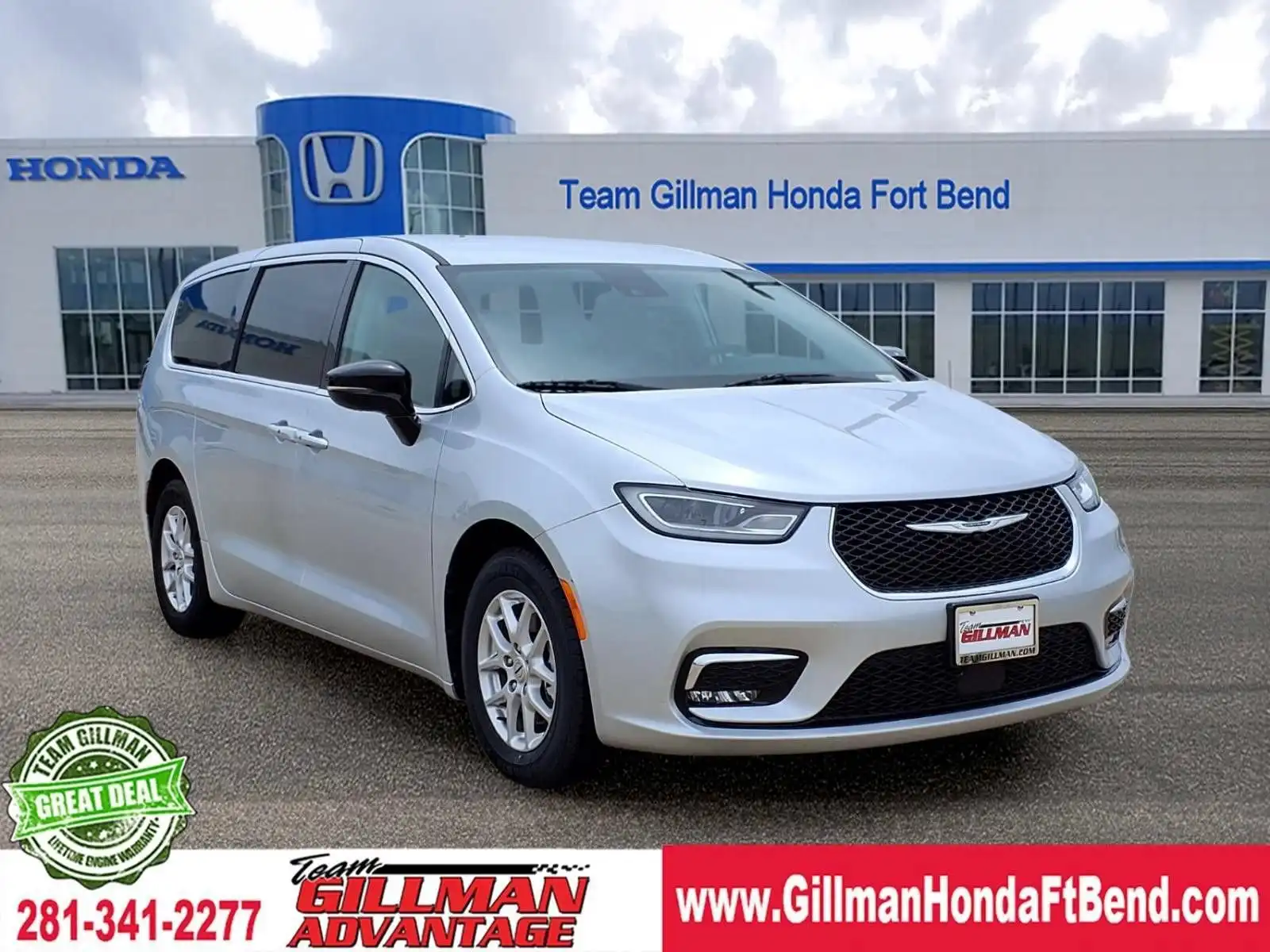 2024 Chrysler Pacifica Touring L's photo