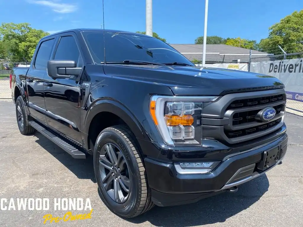 2023 Ford F-150 XLT 4x4 SuperCrew 145 in's photo