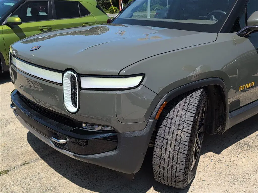 2022 Rivian R1T Launch Edition photo 4