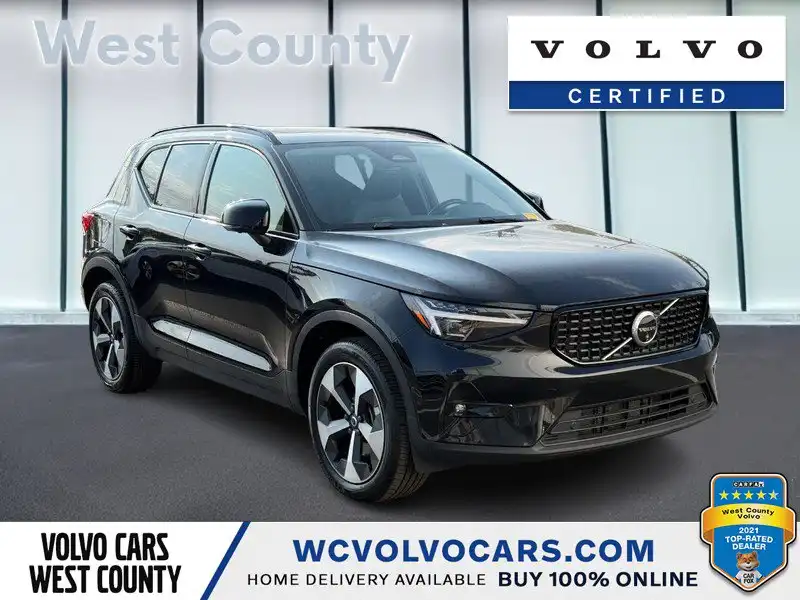 2026 Volvo XC40 B5 Plus Dark AWD's photo