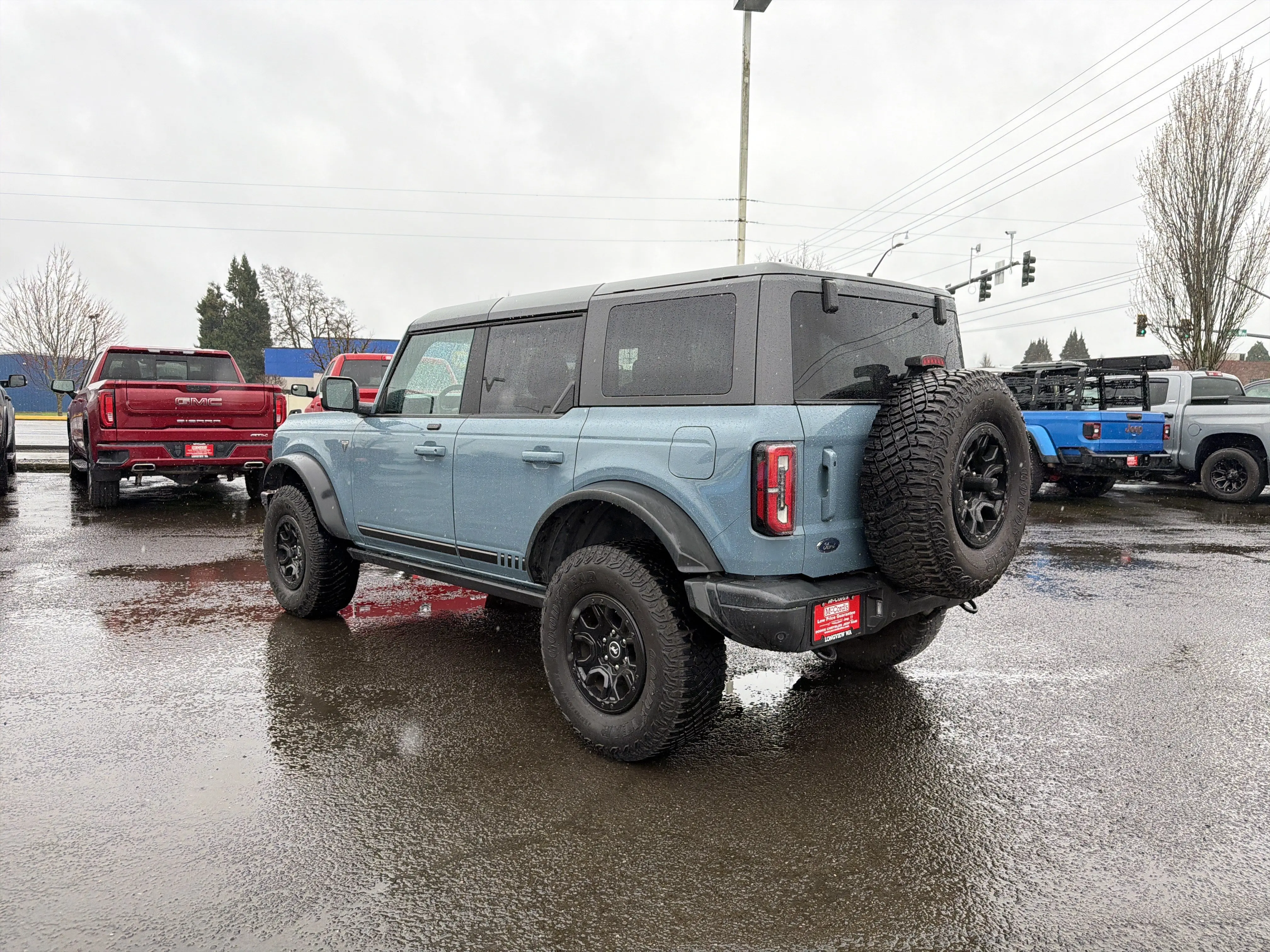 2021 Ford Bronco First Edition Advanced 4x4 photo 3