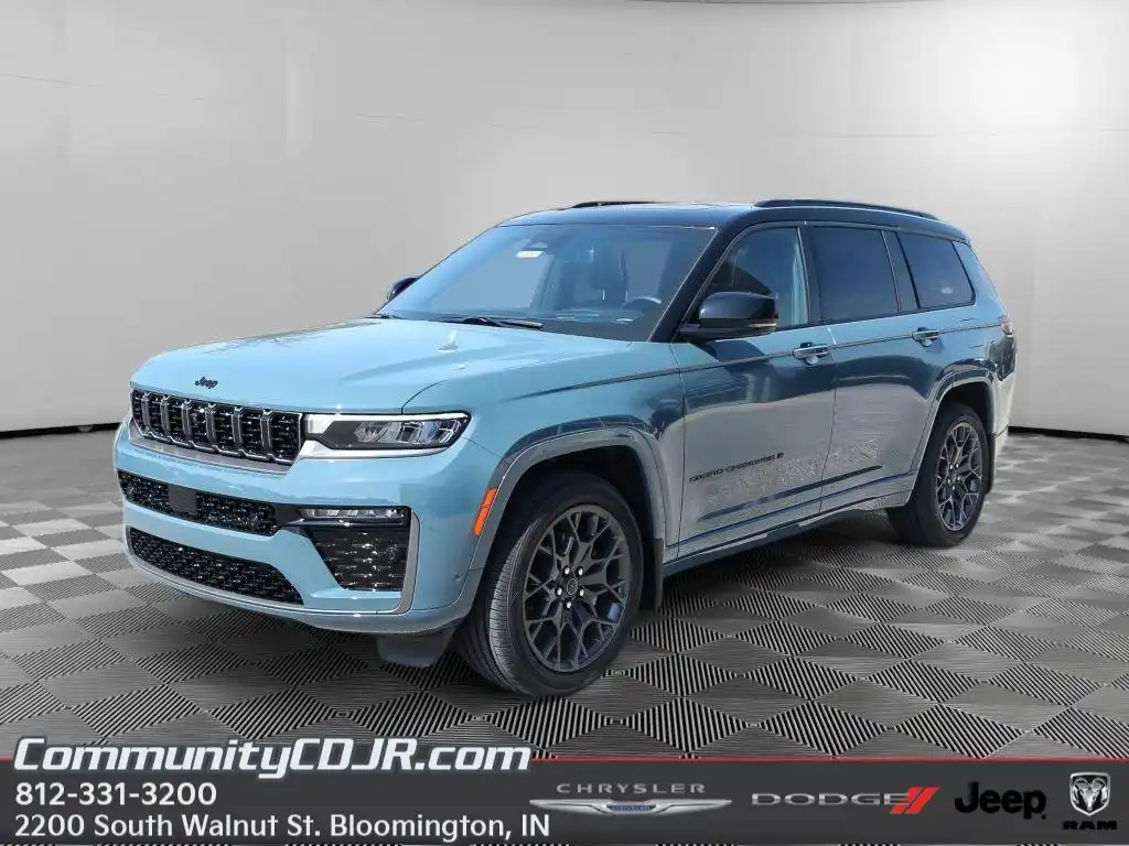 2027 Jeep Grand Cherokee L Summit 4WD's photo