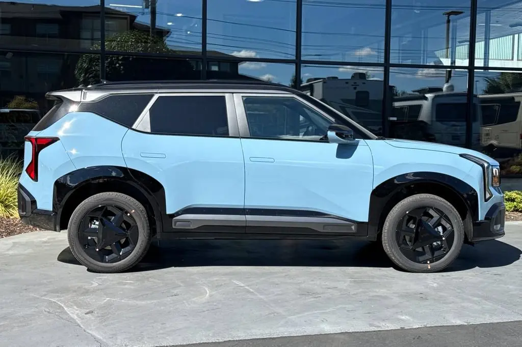2027 Kia Seltos X-Line AWD S photo 3