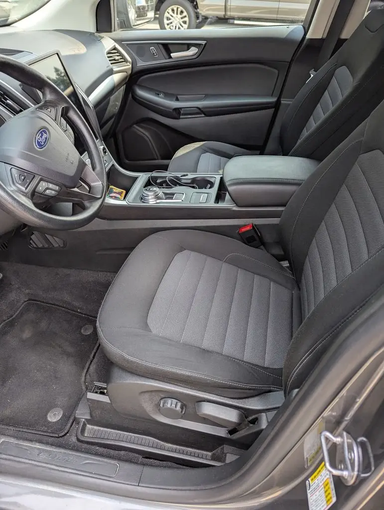 2024 Ford Edge SE AWD photo 5