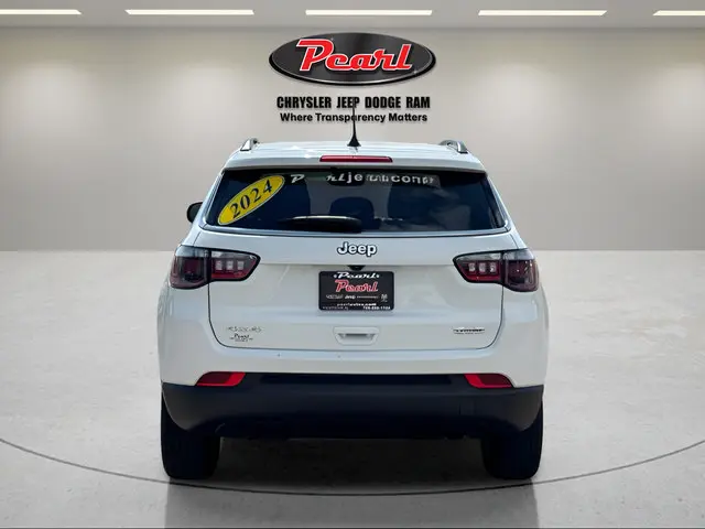 2024 Jeep Compass Latitude 4WD photo 4