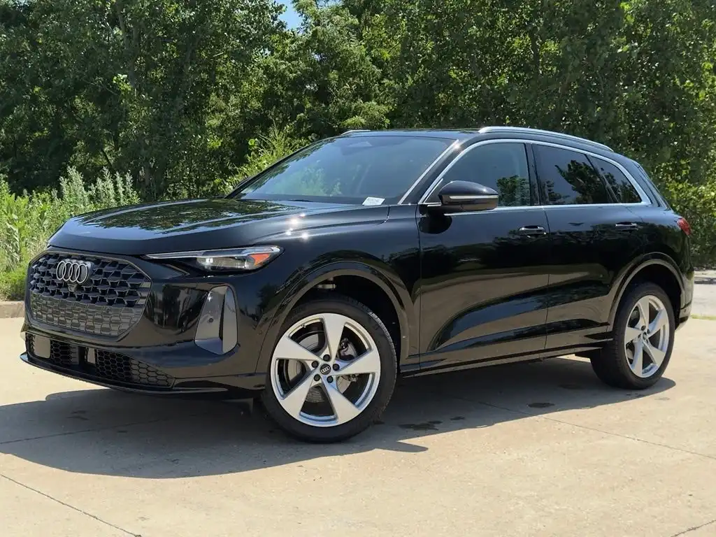 2025 Audi Q5 40 Premium Plus's photo