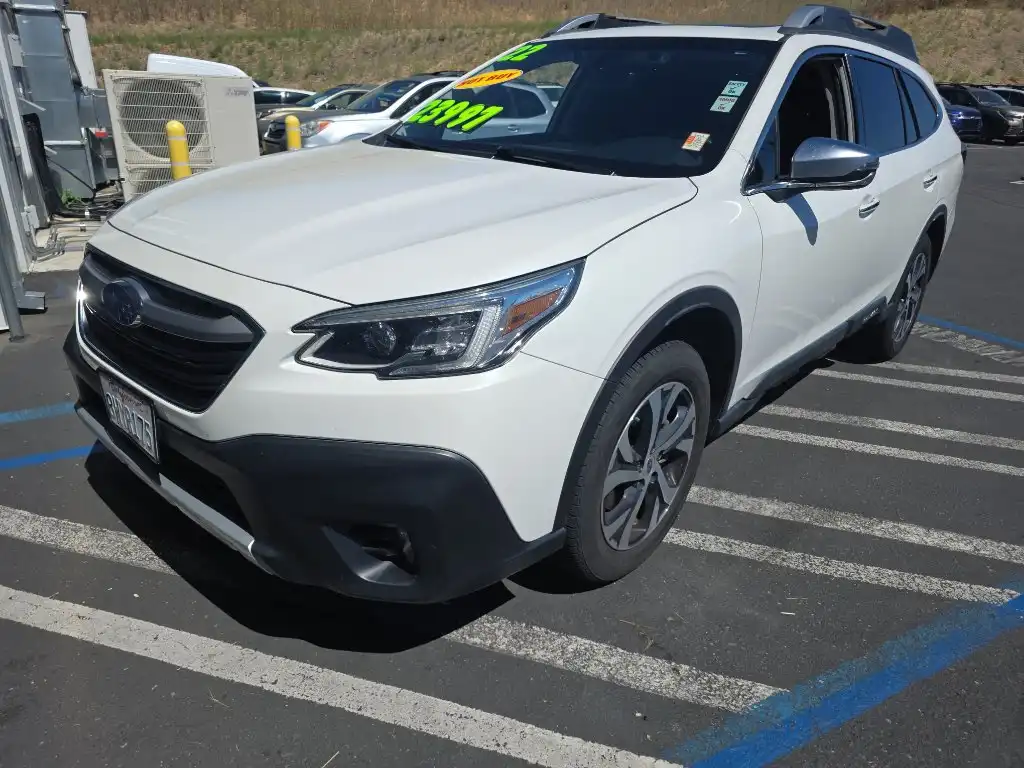 2022 Subaru Outback Touring's photo