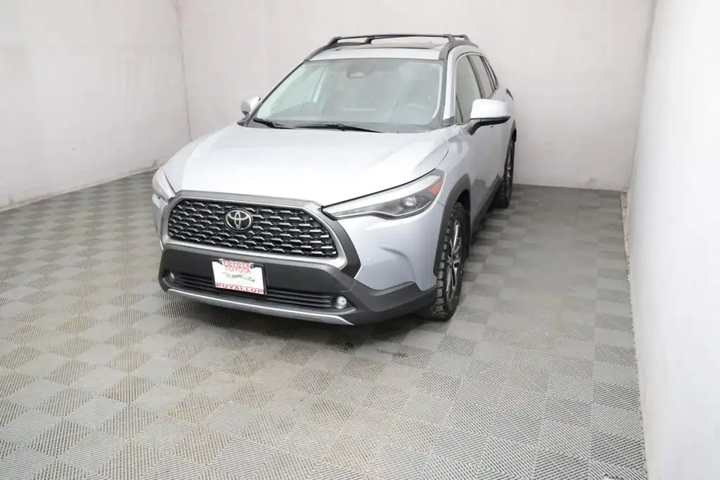 2023 Toyota Corolla Cross XLE AWD's photo