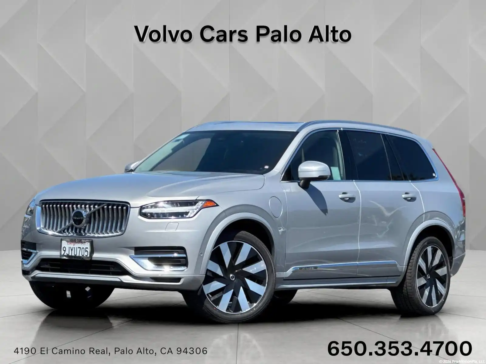 2023 Volvo XC90 T8 Recharge Ultimate 6-Seater 4WD's photo