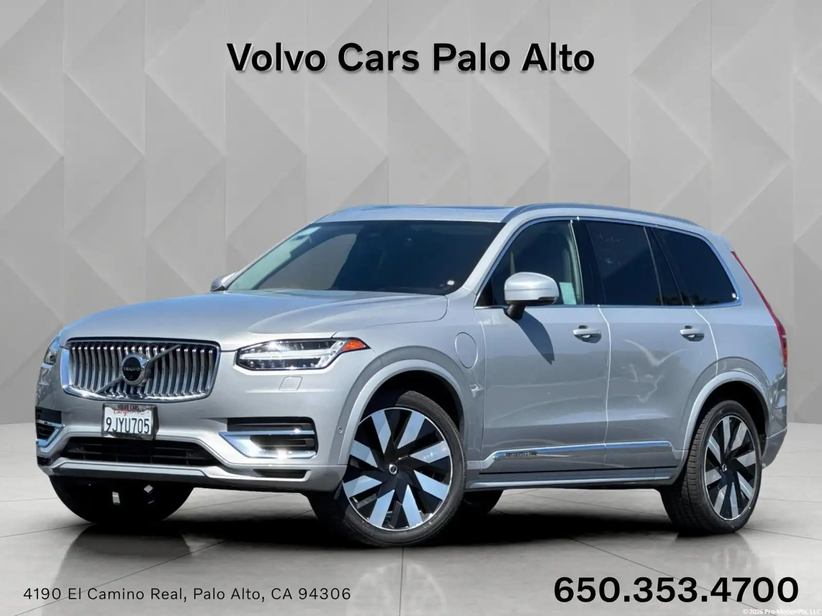 2023 Volvo XC90 T8 Recharge Ultimate 6-Seater 4WD's photo