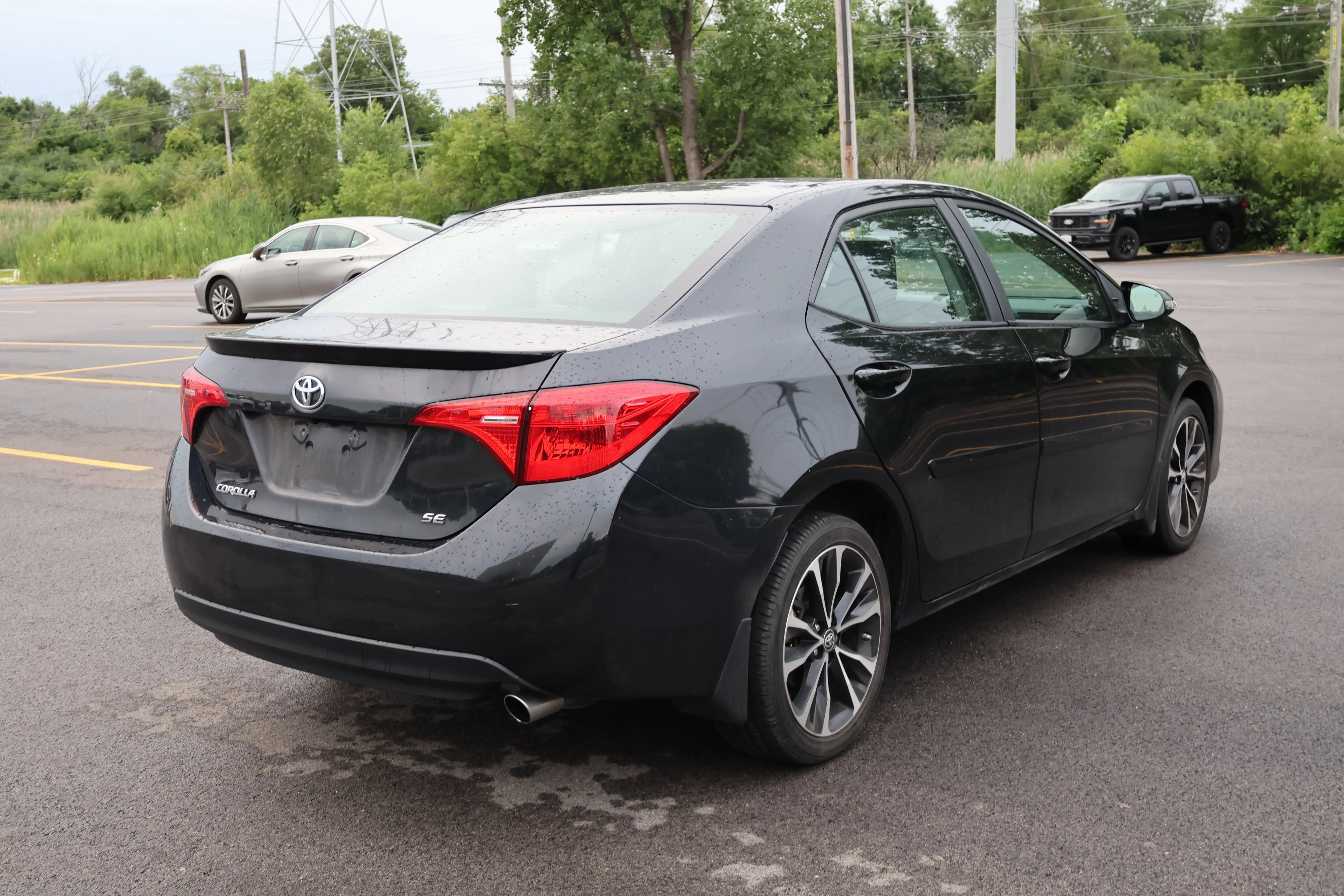2018 Toyota Corolla SE AT photo 3