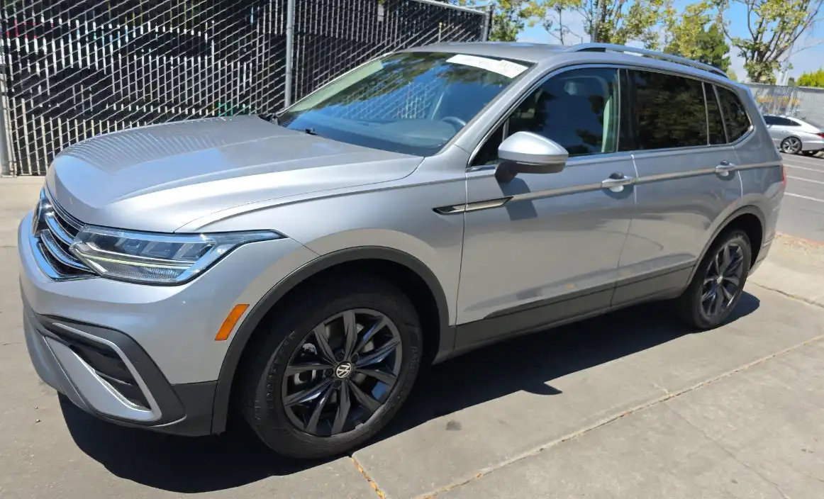 2024 Volkswagen Tiguan 2.0T SE 4Motion's photo