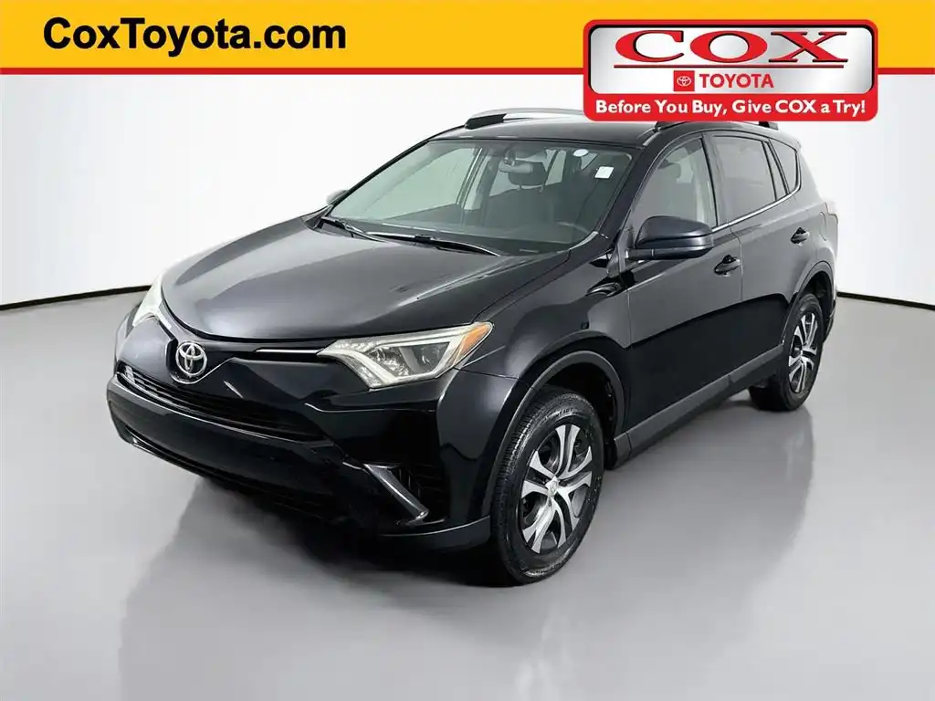 2016 Toyota RAV4 LE's photo