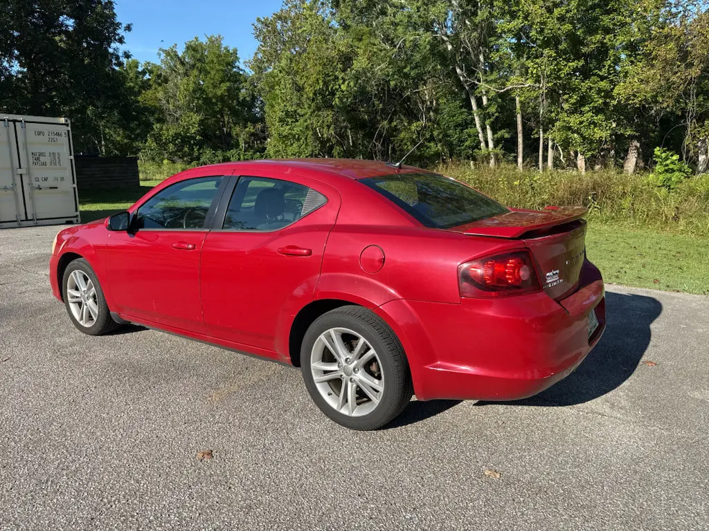 2012 Dodge Avenger SXT Plus photo 4