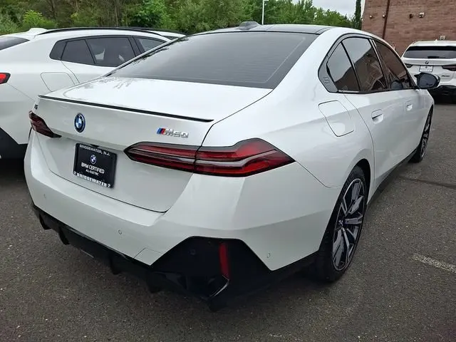 2024 BMW i5 M60 xDrive Sedan photo 4